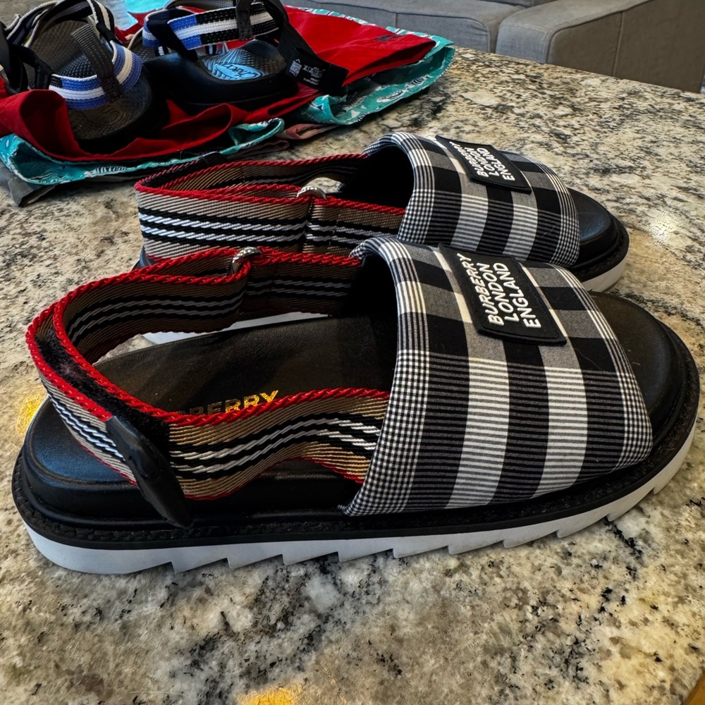 Burberry Kids Black and White Check Sandals